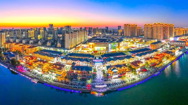 红火夜经济 陈红 摄
