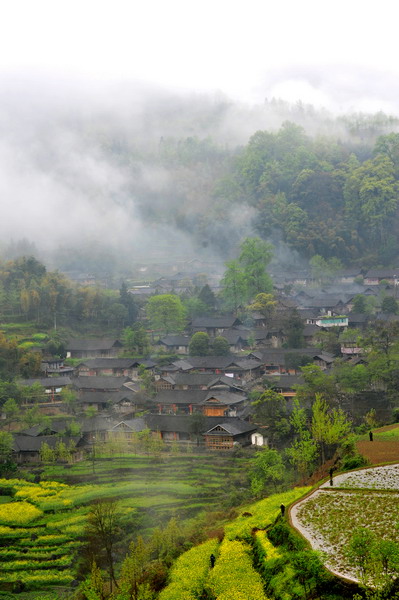 石泉苗寨 田维祎