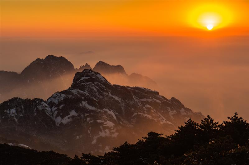 上一页 下一页 作品名称: 夕阳山外山  作品描述:   拍摄地点: 黄山