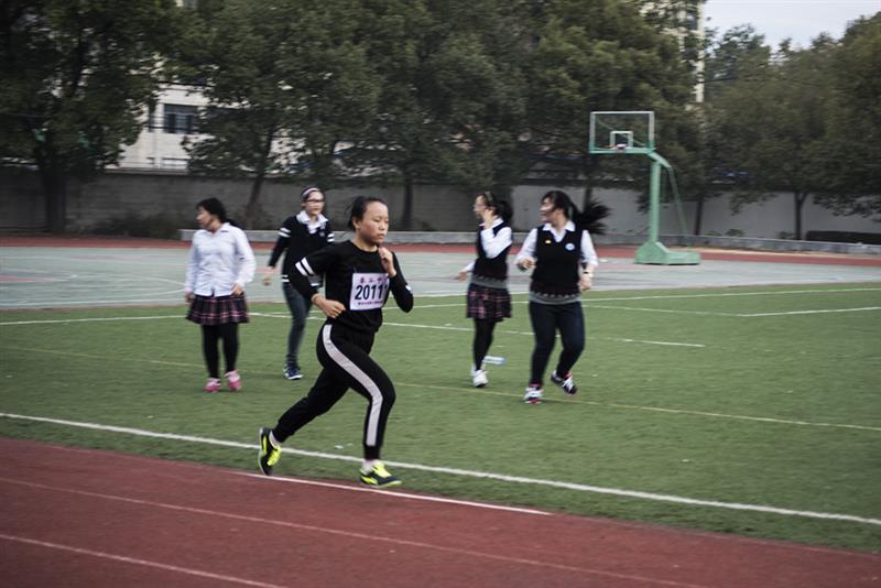 上一页 下一页 作品名称: 冲刺--春谷中学学生运动会剪影  作品描述