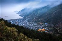 《依山傍海》
