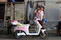 码头上的女人