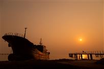 船泊夕阳