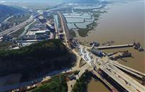 建设中的跨海大桥