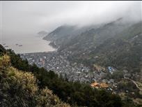 《雾锁大龙湾》