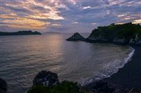 《海湾晨色》