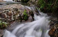 溪满水丰