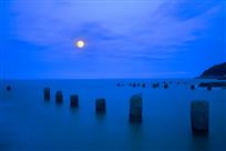 海上升明月