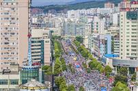 人潮如涌赶庙会