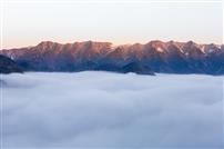 日照金山