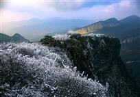 雪后佛光岩