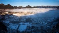 《雾里雪乡》