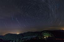 南天湖镇的山村夜色