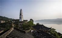 江畔培元塔