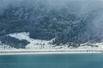 雪润湖畔