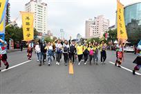 《彩妆巡游》