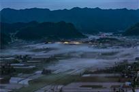 苍茫云海夜当空