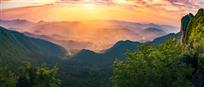 层山叠峦