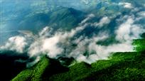 云雾绕山梁