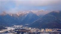 日照金山