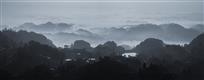 《墨色山乡》