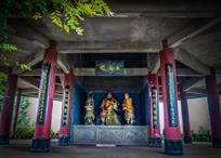 忠烈英魂贯日月