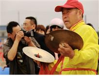 锣鼓喧天庆丰收