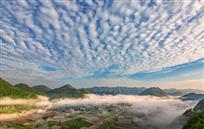 《祥云下面是太平》