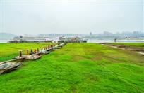 《游船靠逛鬼城》