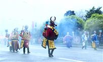 《牛头巡街，惩恶扬善》