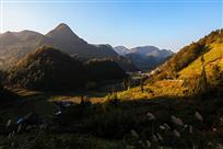 《山乡夕照》