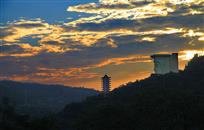 夕照大佛