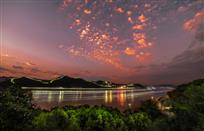 晚霞中的名山风景区