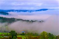 雾漫群山