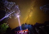 《雪玉山上观银河》