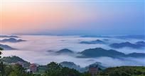 《晨曦云雾美景》