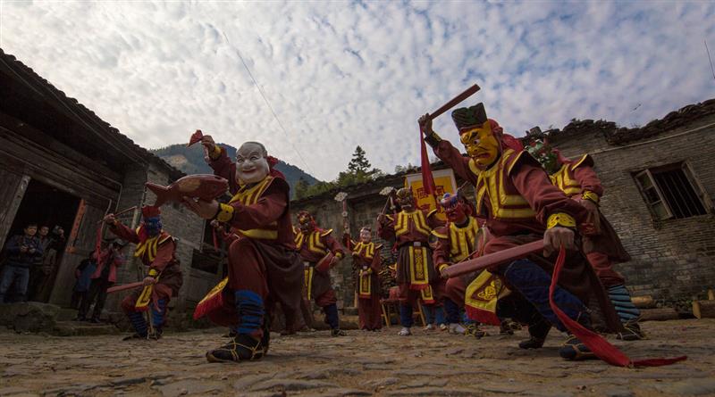 历史学及艺术学视为活化石,是古代驱逐疫鬼祭祀仪式的一种巫舞