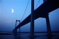 月照黄河桥