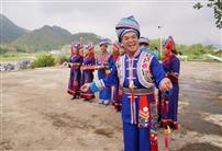 唱支壮歌迎贵客