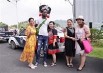 外国友人到壮乡