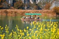 小小竹排江中游