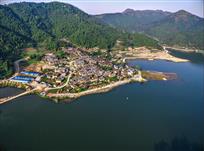 虎踞龙盘鼓鸣寨