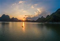 《夕阳伴我行》