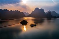 《夕阳伴我游》