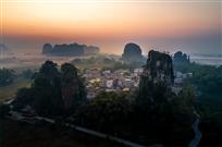 《小乡村晨曦》