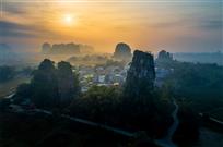 《最美小山村》