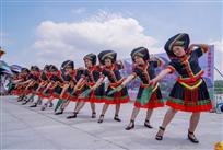 壮乡舞&nbsp;绣娃娃