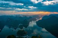 群山相连龙湖美