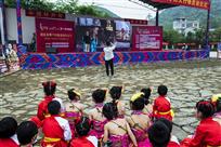 《壮乡民俗有新人》