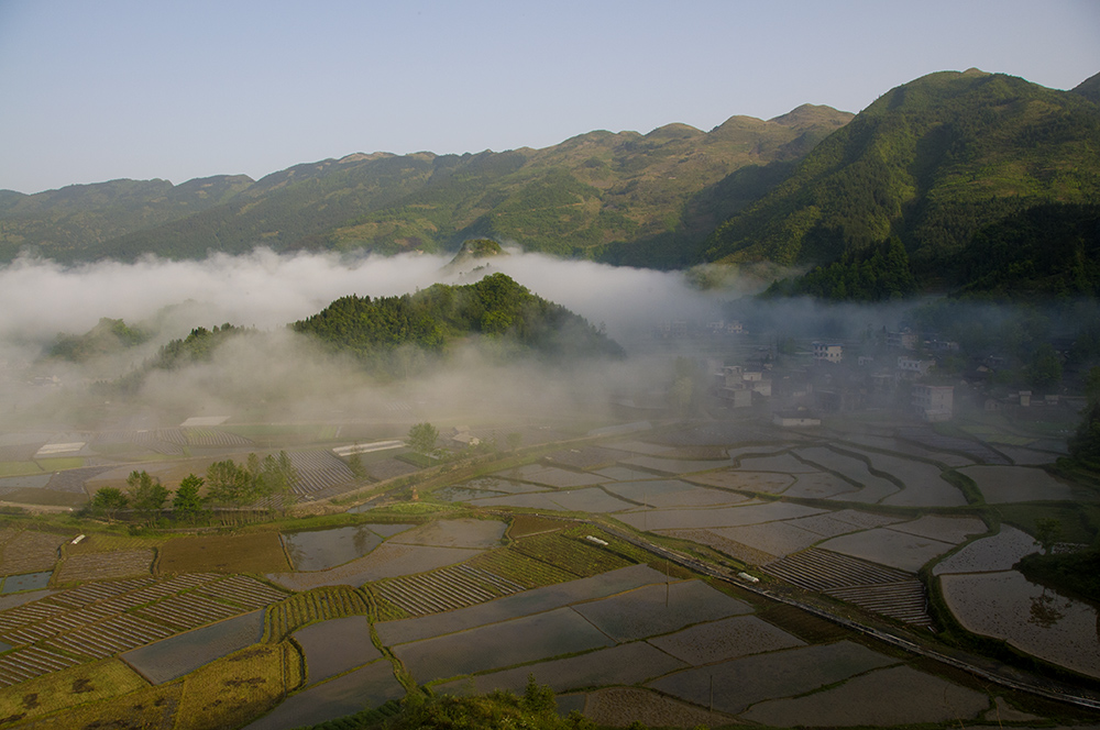 田园如画 作品描述 2009年5月3日,拍摄于湖南龙山县茅坪乡水沙坪村